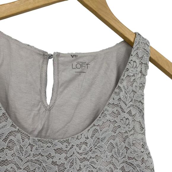 LOFT Women's Blouse Size Small Scoop Neck Top Gray Lace Metallic Sleeveless - Picture 6 of 6